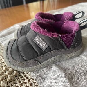 Baby/TODDLER size 6 Keen Shoe
